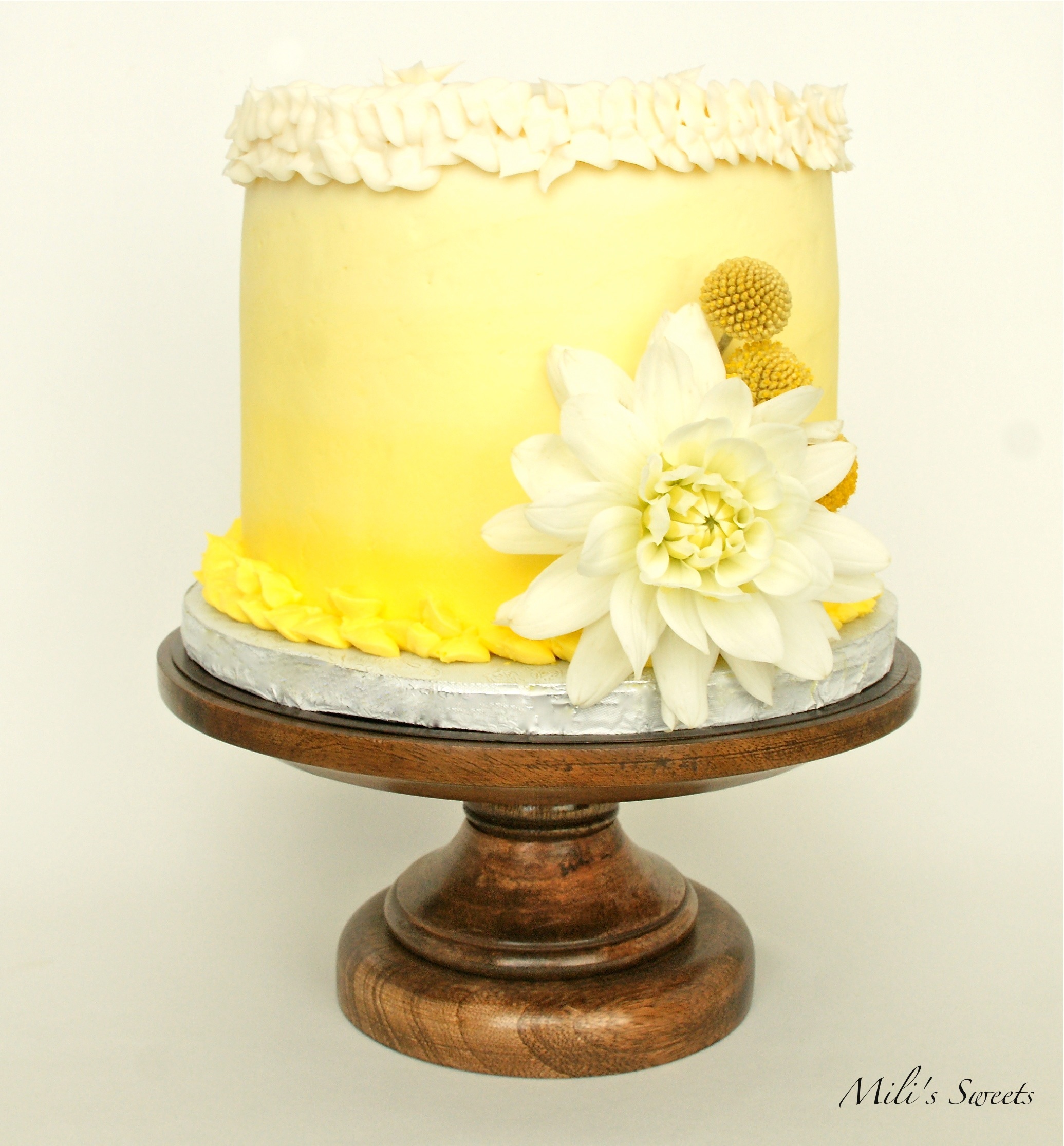 yellow and sunshine wedding desserts by Mili's Sweets