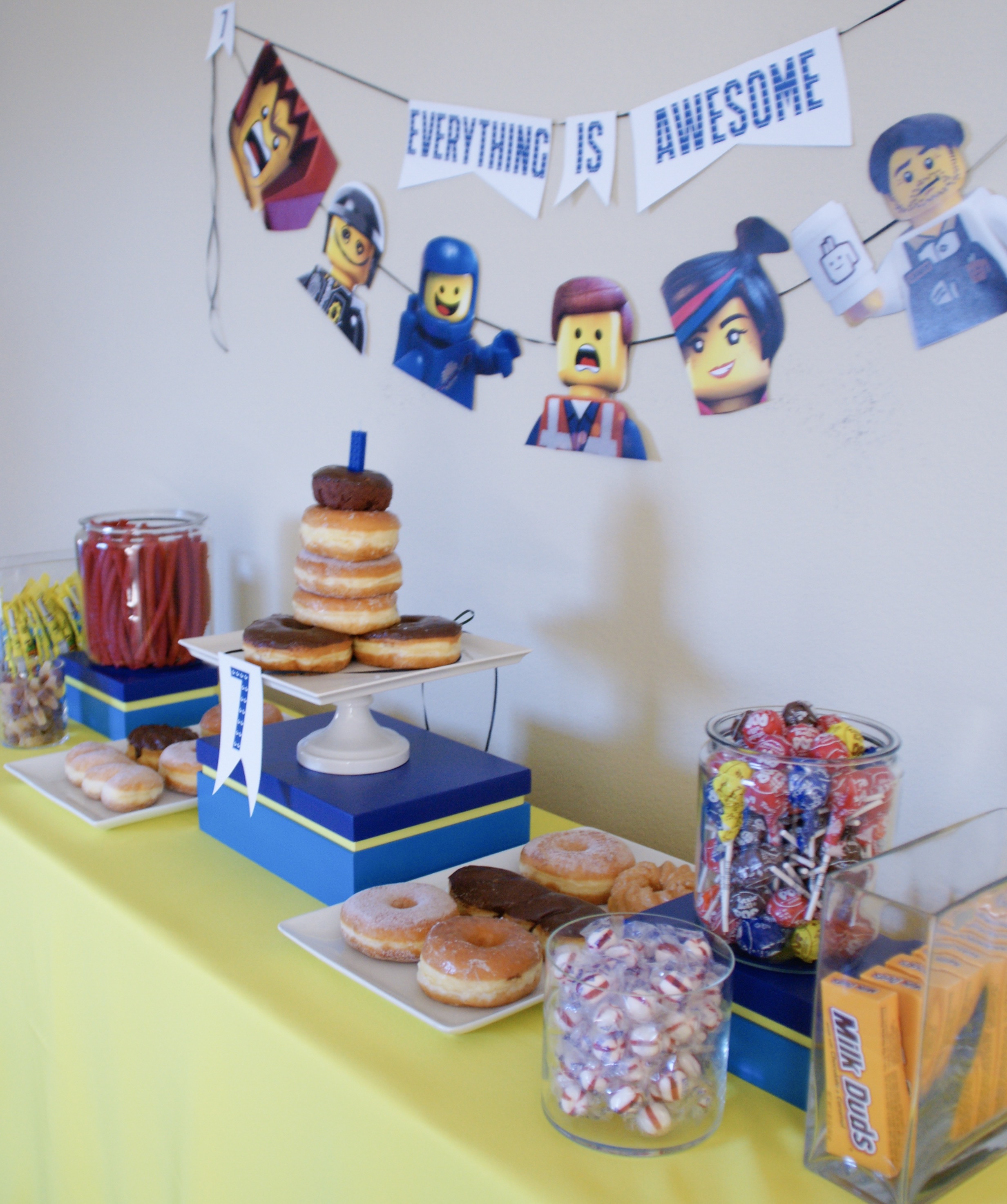 "Everything is Awesome" Lego birthday party 