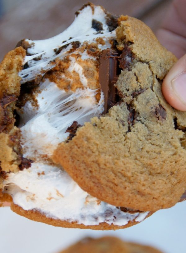 campfire cookies – s’mores with fresh baked chocolate chip cookies