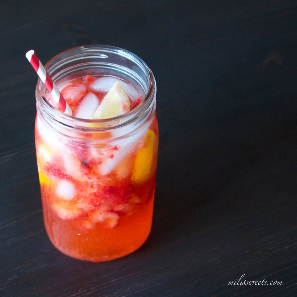 sweet, summertime drinks: strawberry lemonade recipe 