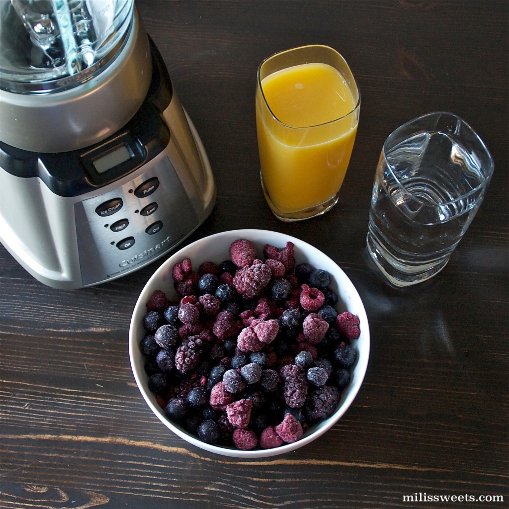 one-minute smoothie: orange-berry bliss