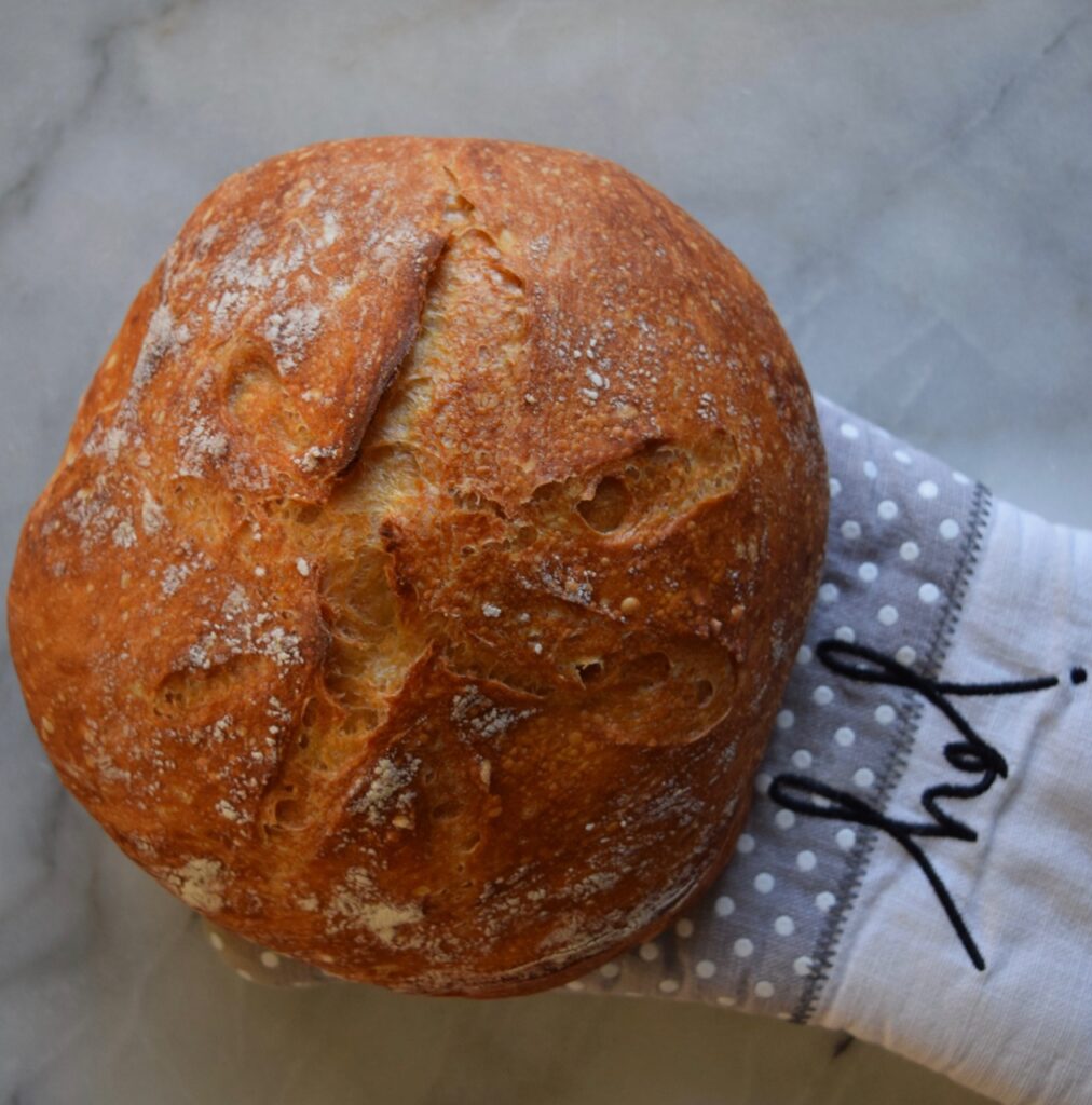 This No-Knead Dutch Oven Bread Is as Easy as It Gets - Rue Now